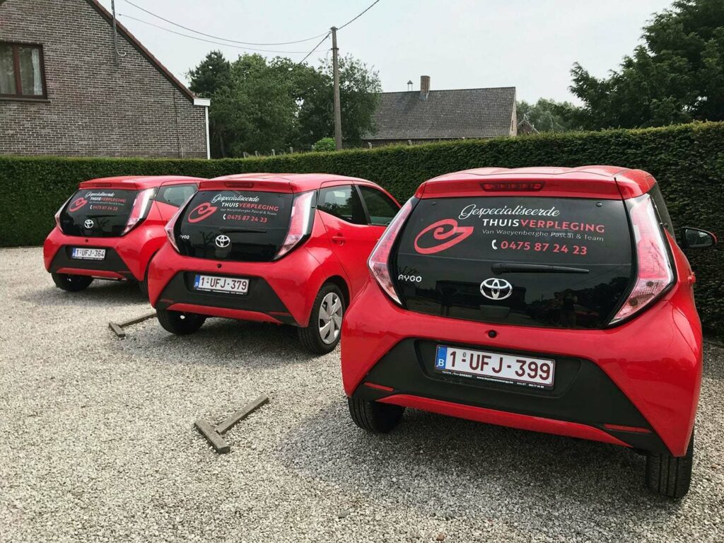 Thuiverpleging van waeyenberghe wondzorg auto onderweg